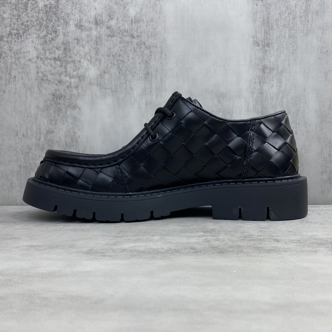 b0tt*ga Ven*ta sneaker