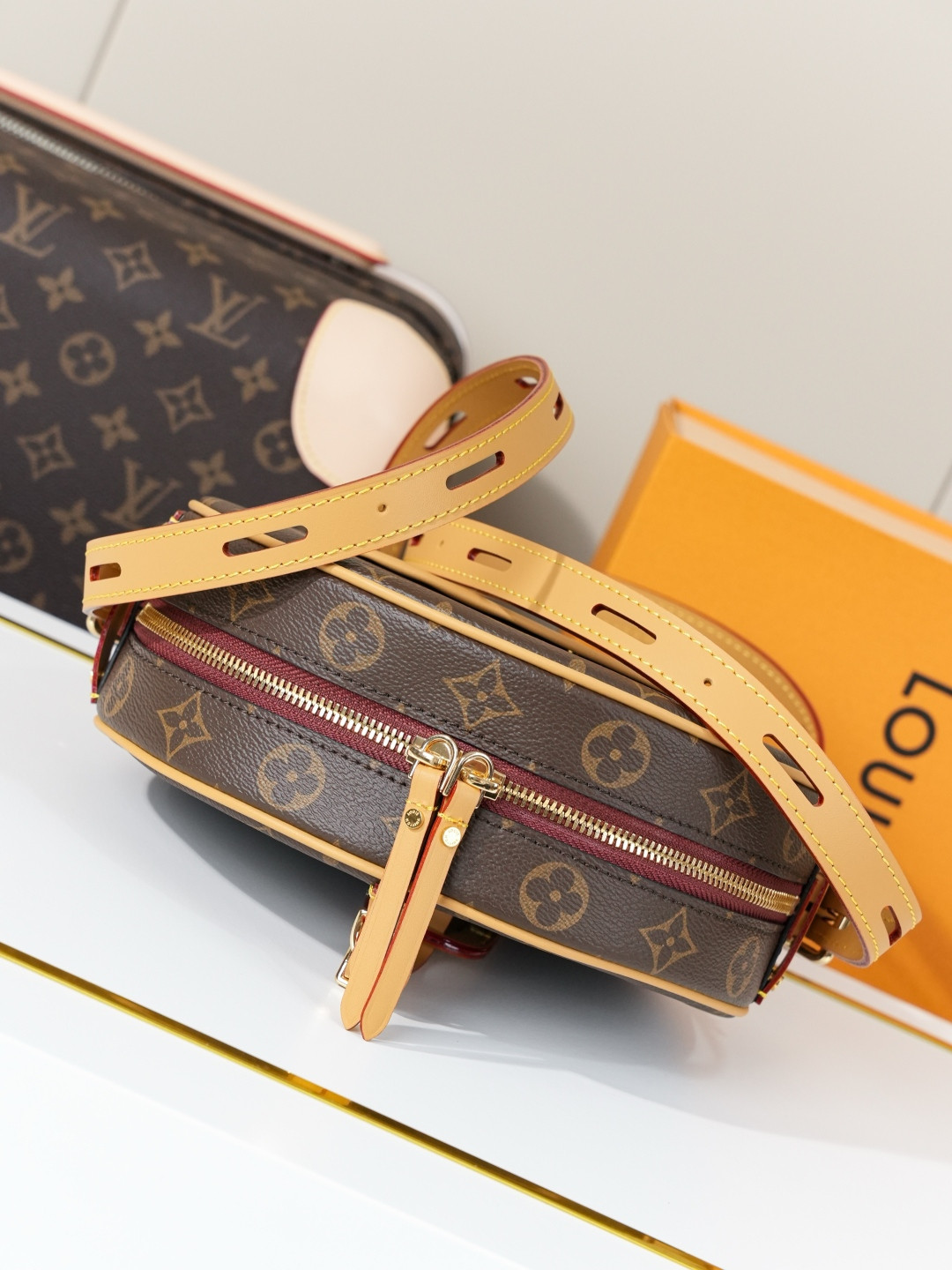 LVT PURSE