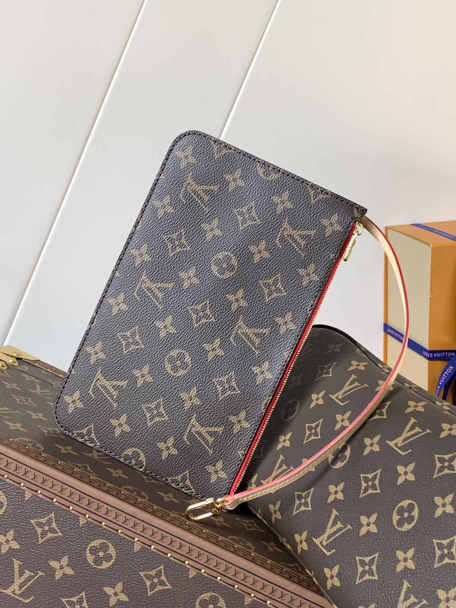 LVT PURSE MM