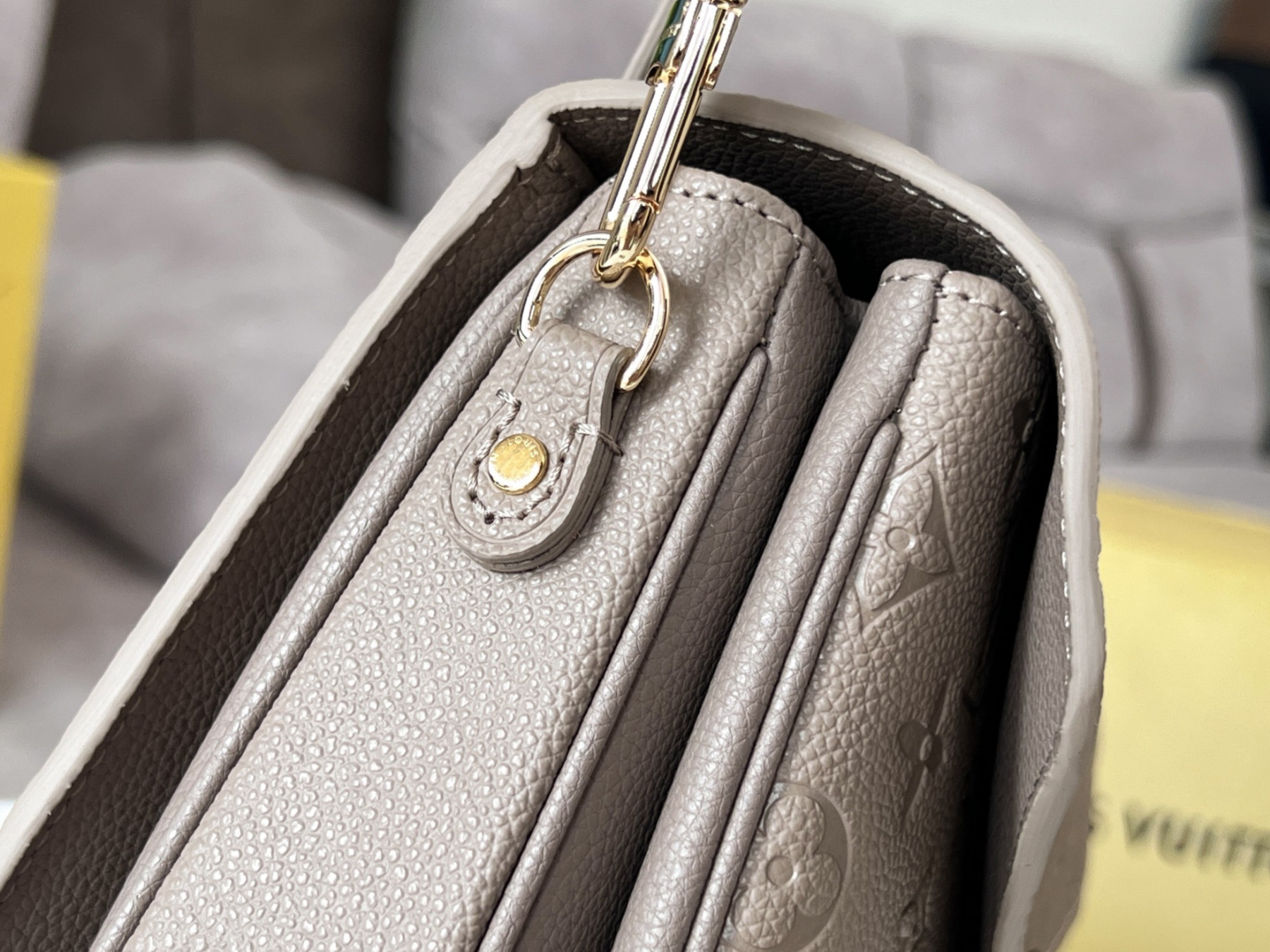 LVT PURSE