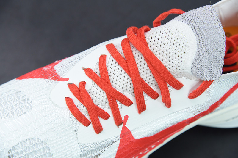 of x air zoom tempo next%