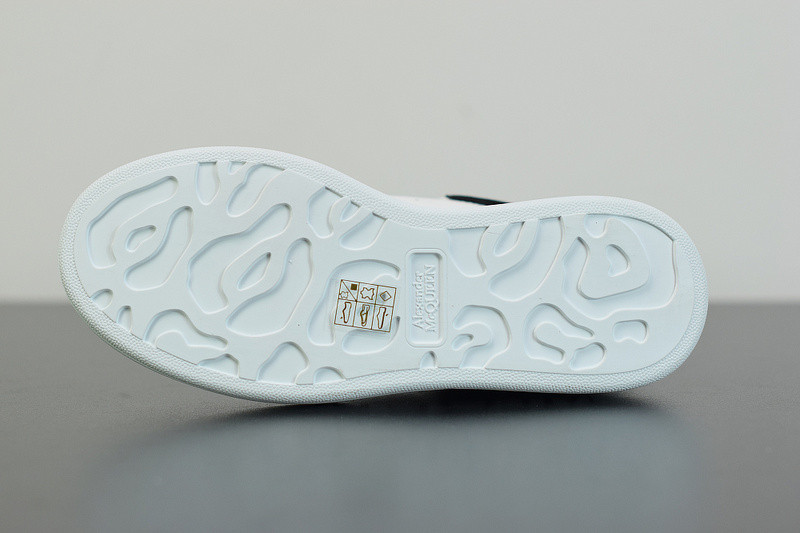 alexer mceen sneakers