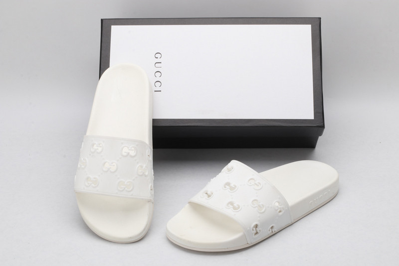g*u*i sandals