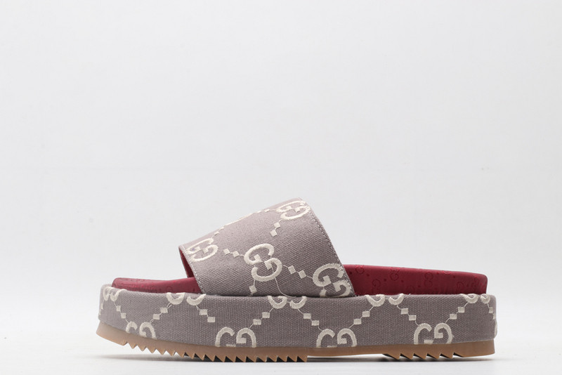 g*u*i sandals