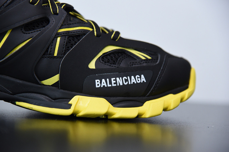 bc track sneaker