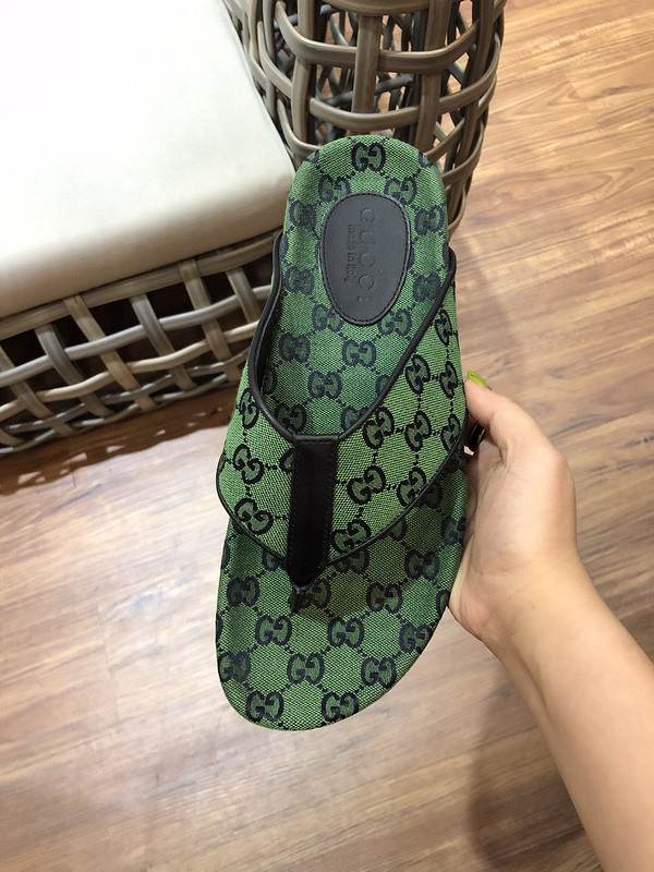 g*u*i sandals