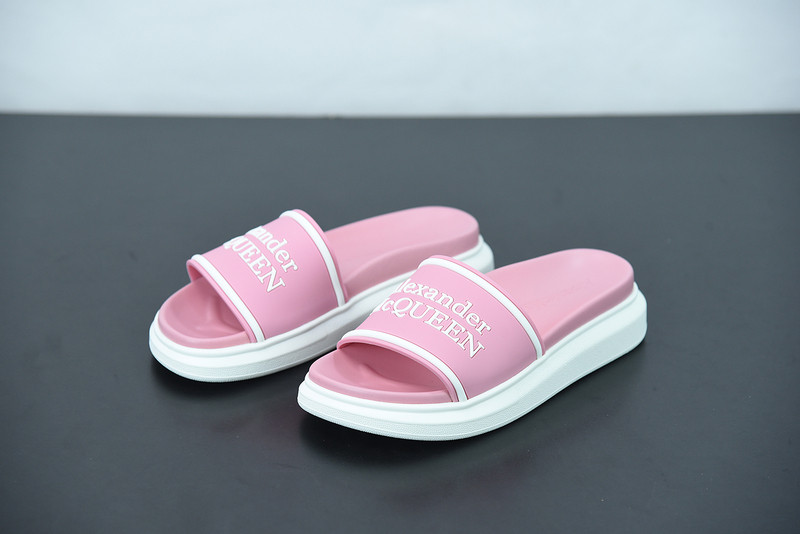 a1exa*der Mcqv*en slide