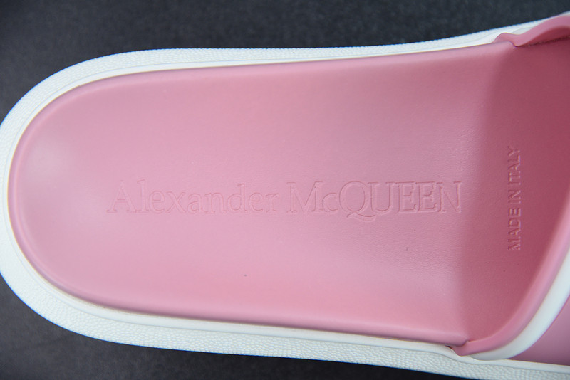 a1exa*der Mcqv*en slide