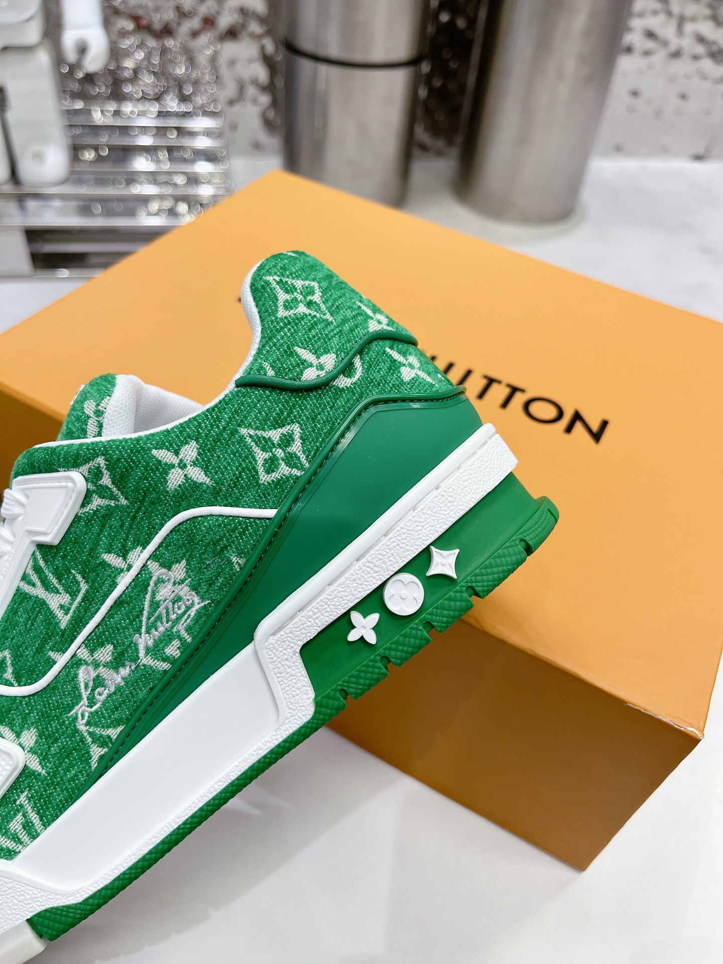 LVT SNEAKERS