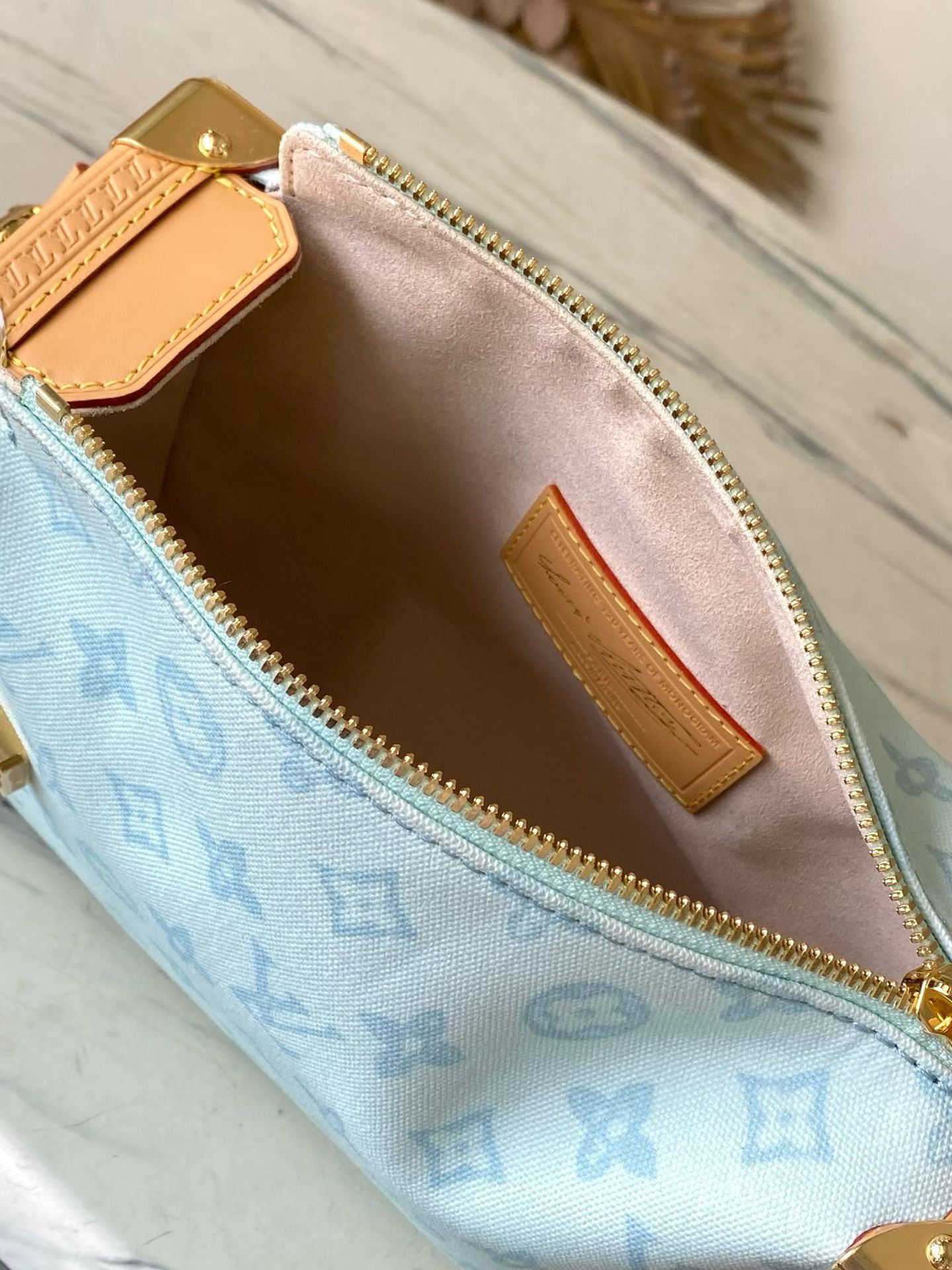 LVT PURSE