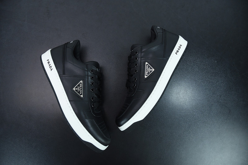 pr sneaker