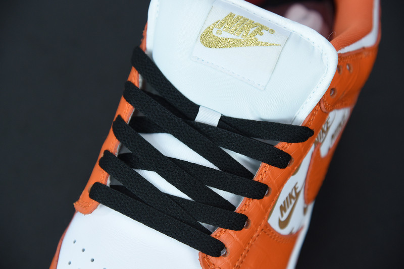 nike sb dunk low S*p*e x nike orange dh3228-181