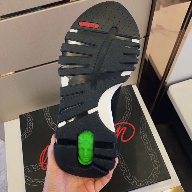 vs sneakers