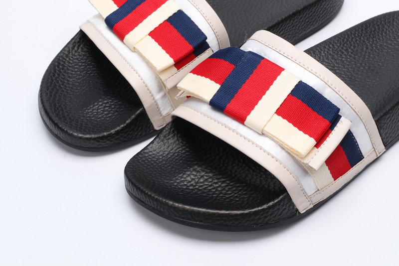 g*u*i sandals