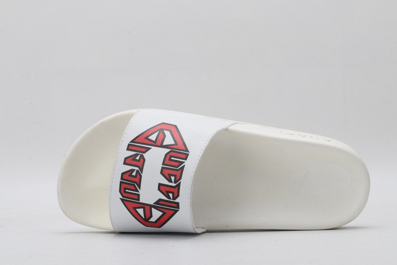 g*u*i sandals