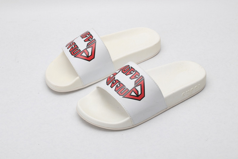 g*u*i sandals