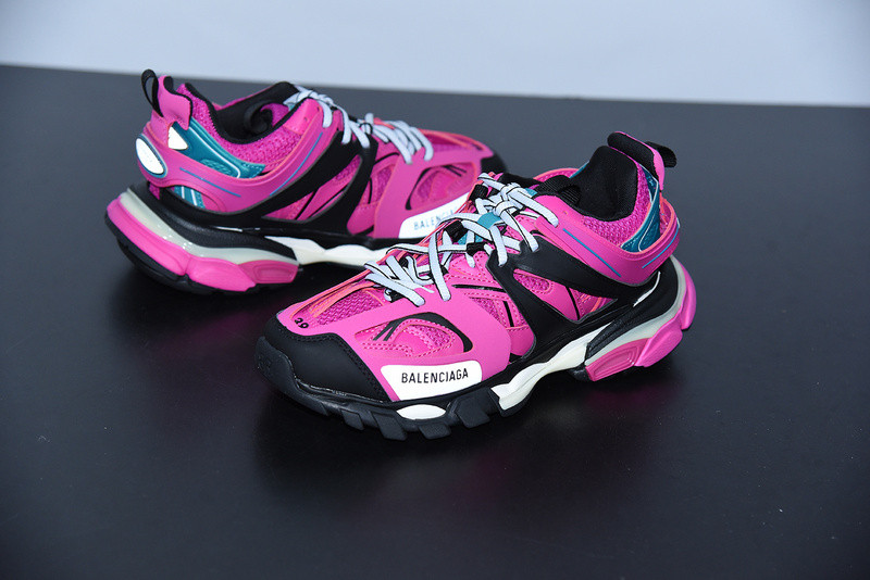 bc track sneaker
