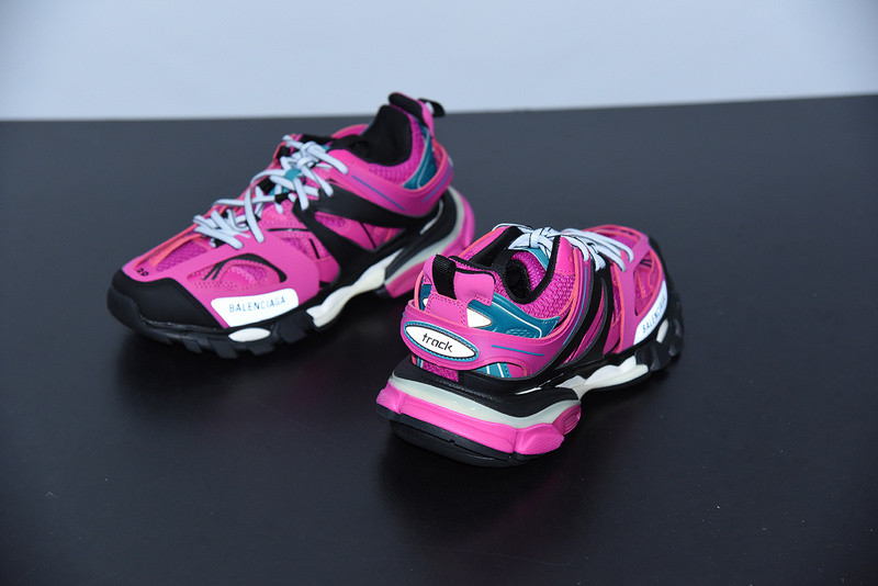 bc track sneaker