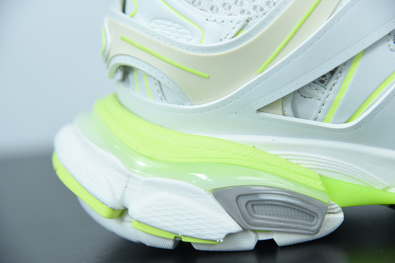 bc track sneaker