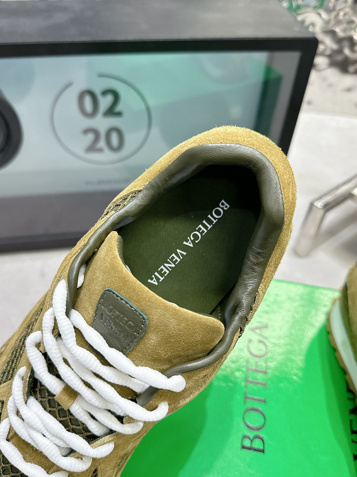b0tt*ga Ven*ta orbit sneaker