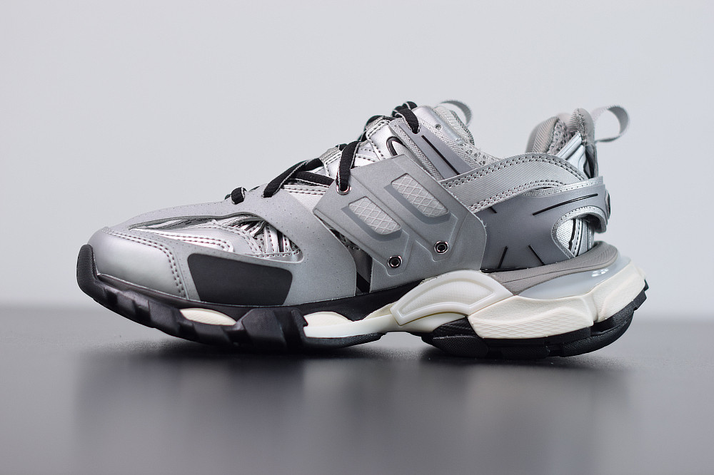 bc track sneaker