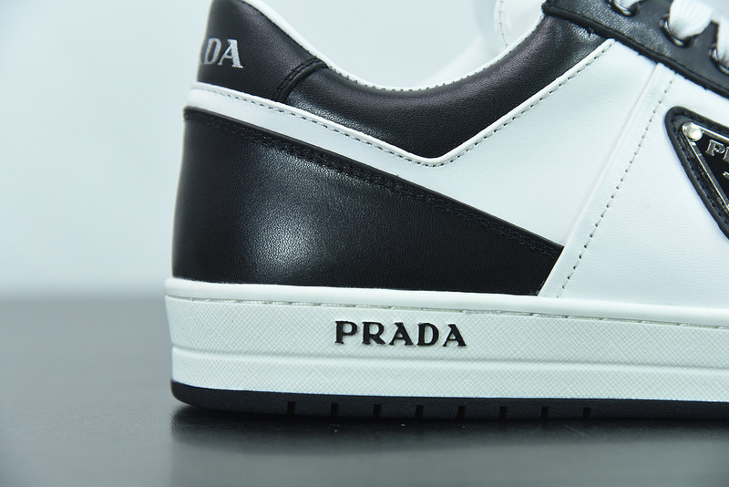 pr sneaker