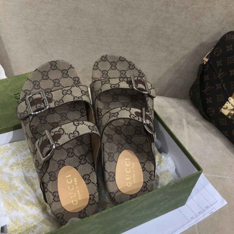 g*u*i sandals