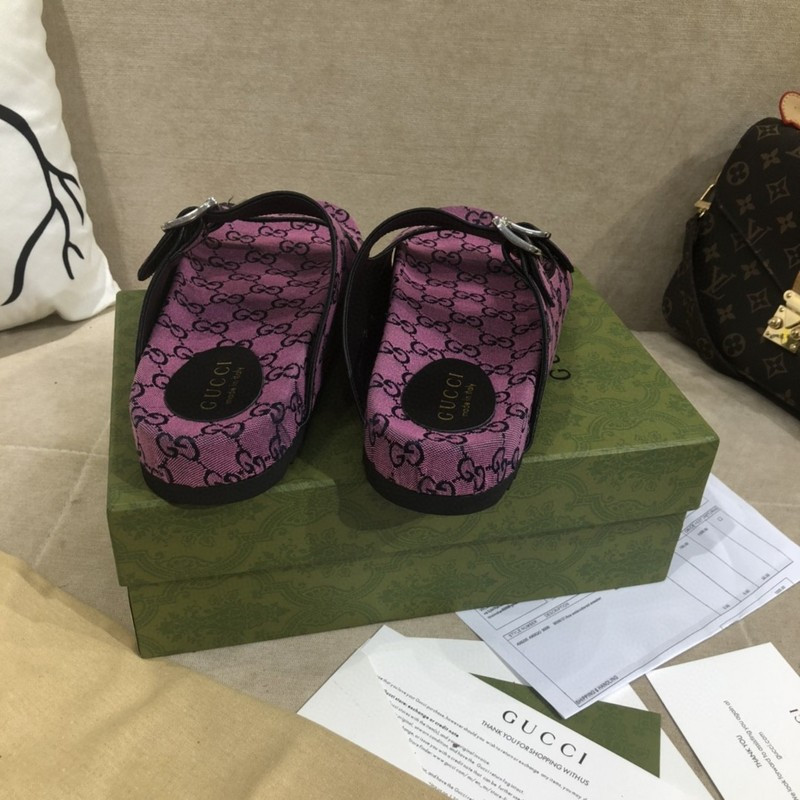 g*u*i sandals