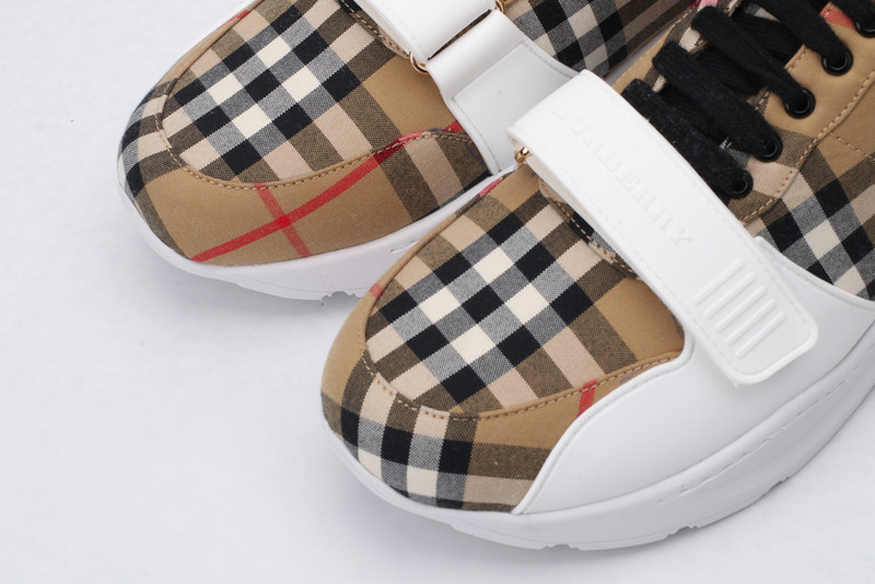 B**rry sneaker