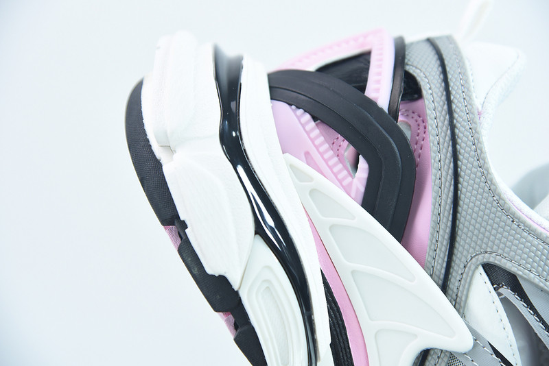 bc track sneaker