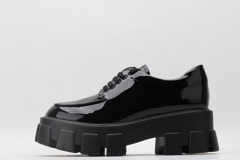 pr sneaker