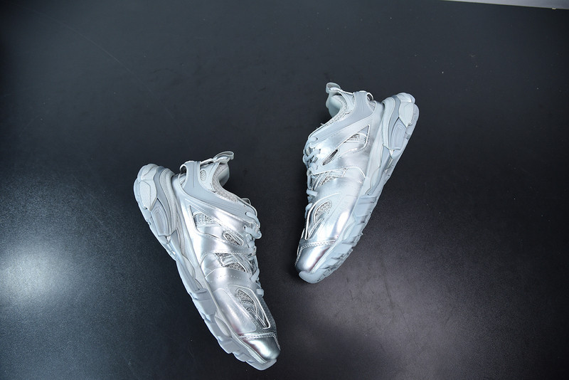 bc track sneaker