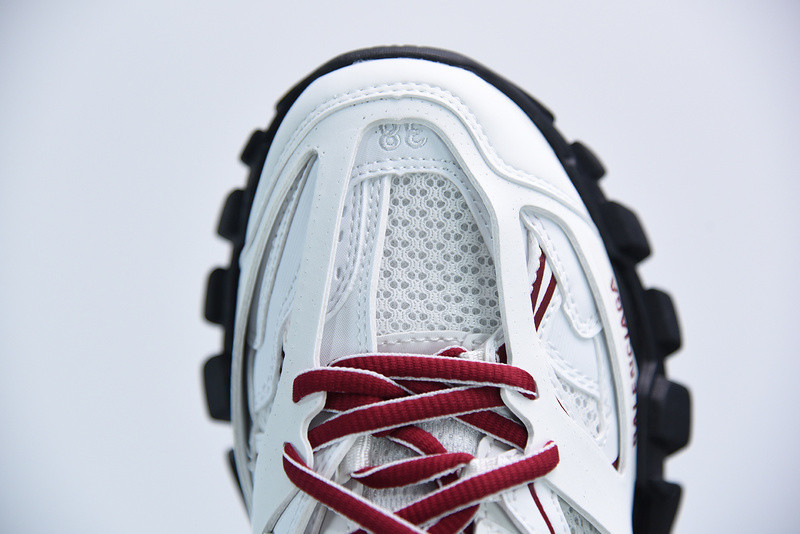 bc track sneaker