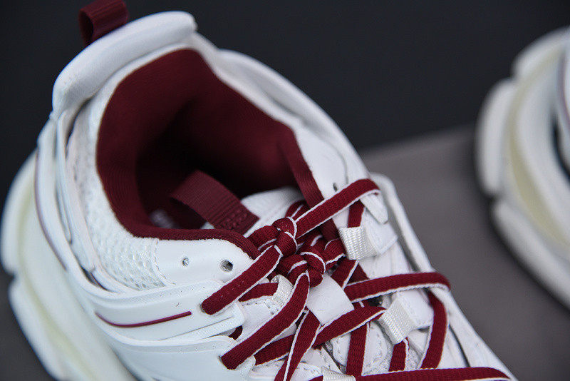 bc track sneaker