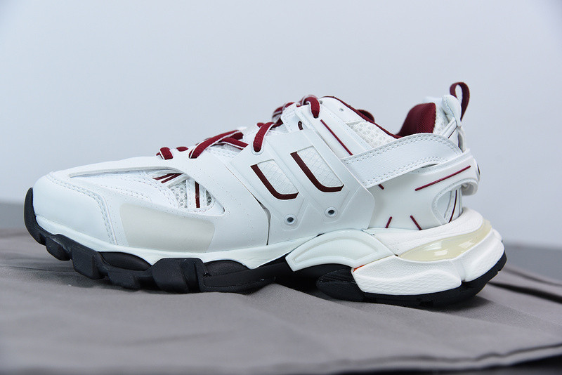 bc track sneaker