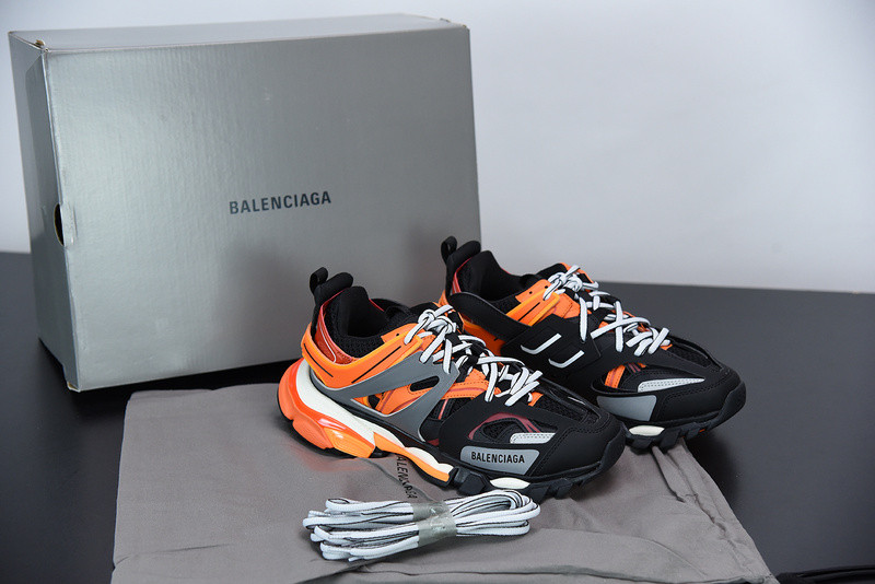 bc track sneaker