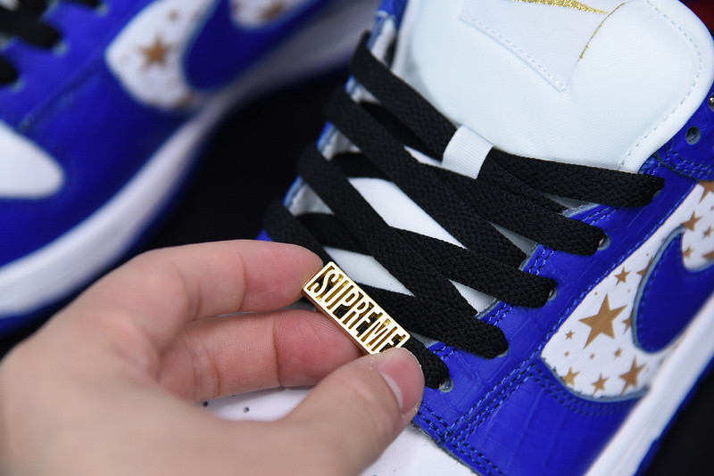 S*p*e x nike sb dunk low white/metallic gold-hyper blue dh3228-100