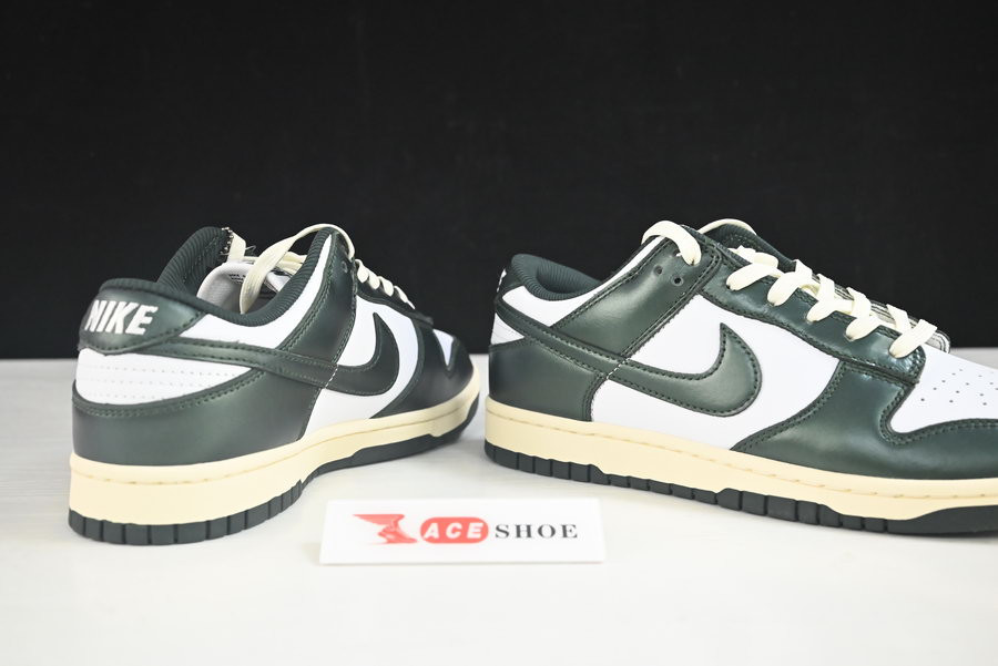 nike sb dunk low “vintage green” dq8580-100