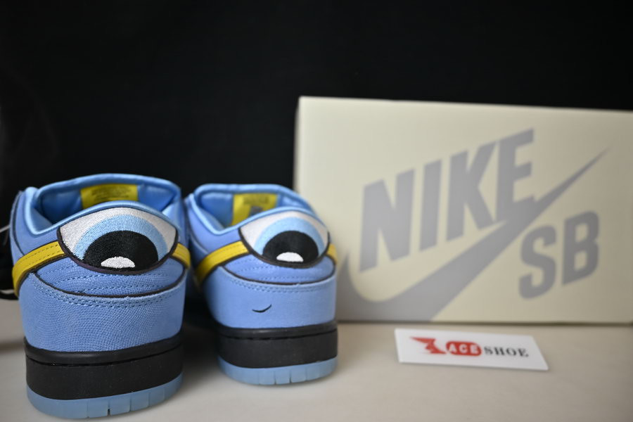 the powerpuff girls x nike sb dunk low “bubbles” fz8320-400