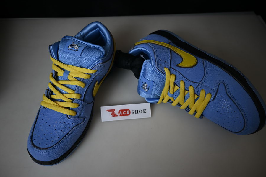 the powerpuff girls x nike sb dunk low “bubbles” fz8320-400