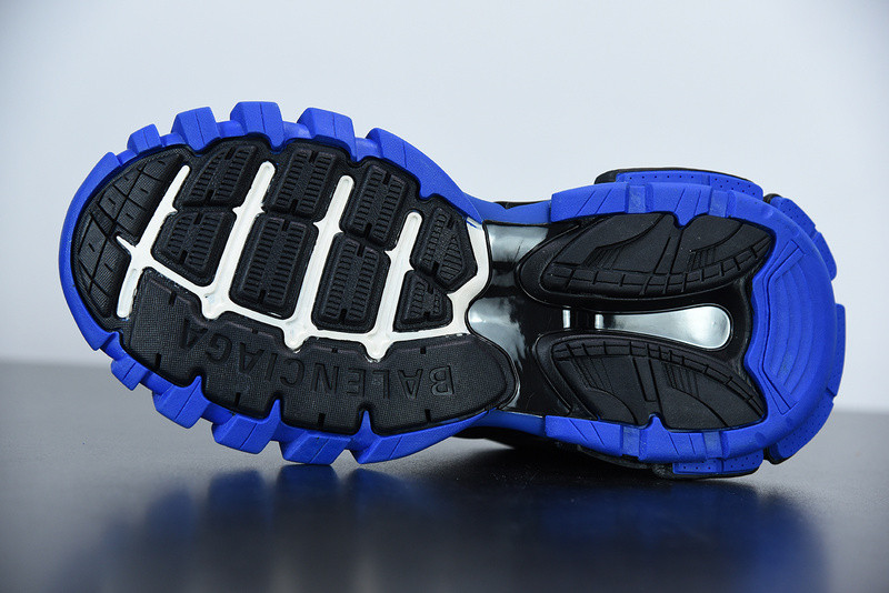 bc track sneaker