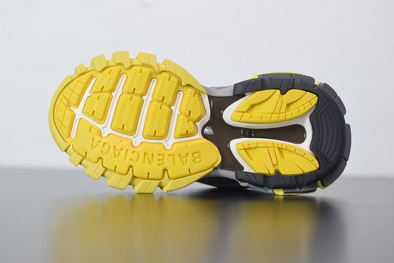 bc track sneaker