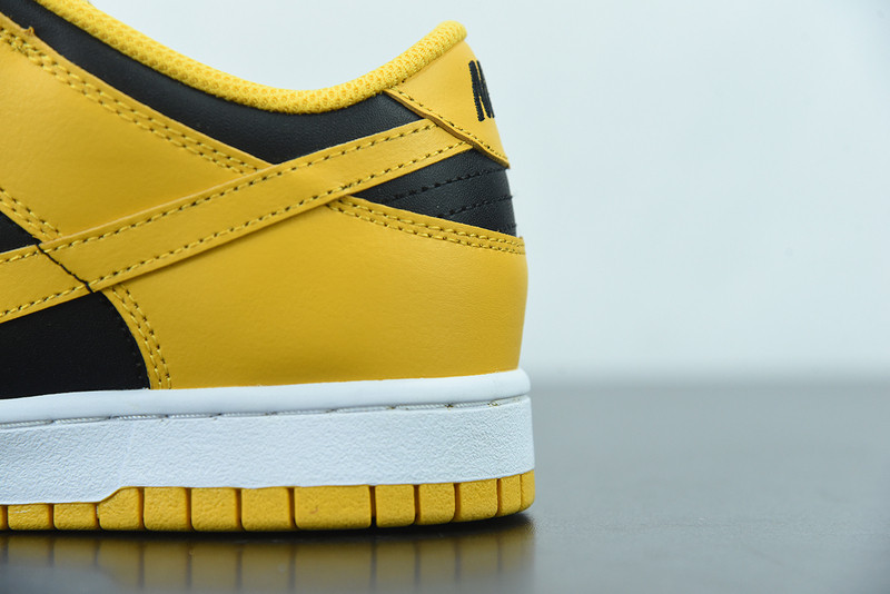 nike dunk low “golderod” dd1391-004