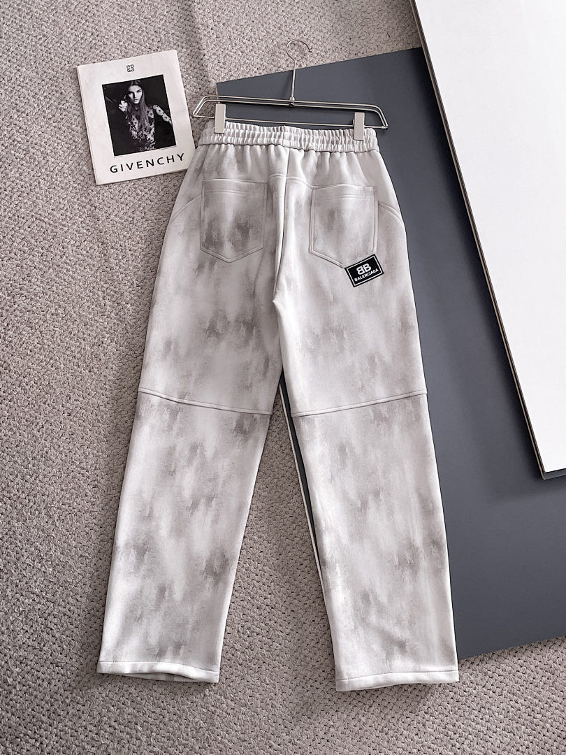 Ba1en*iaga Clothes