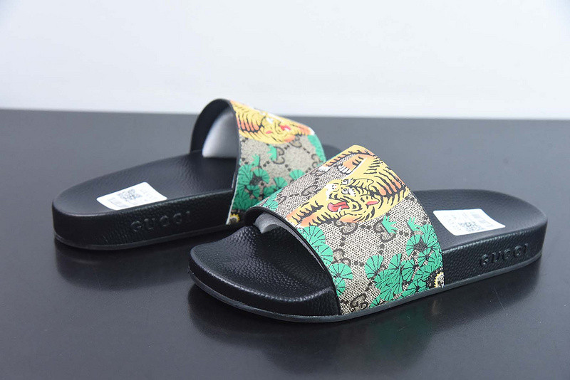 g*u*i sandals