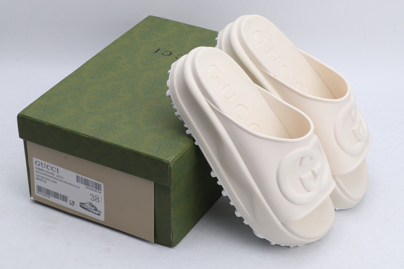 g*u*i sandals