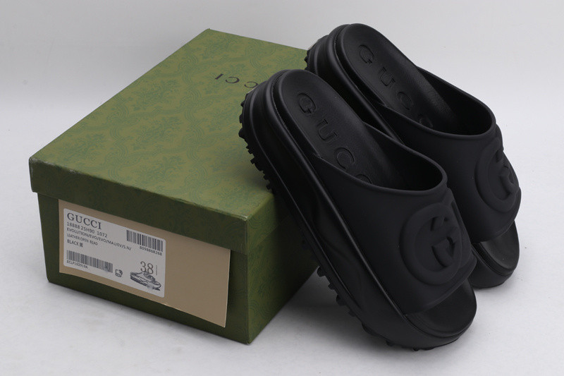 g*u*i sandals