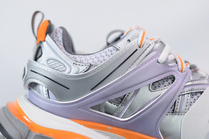 bc track sneaker