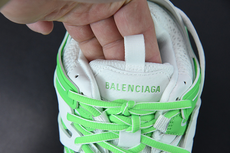 bc track sneaker