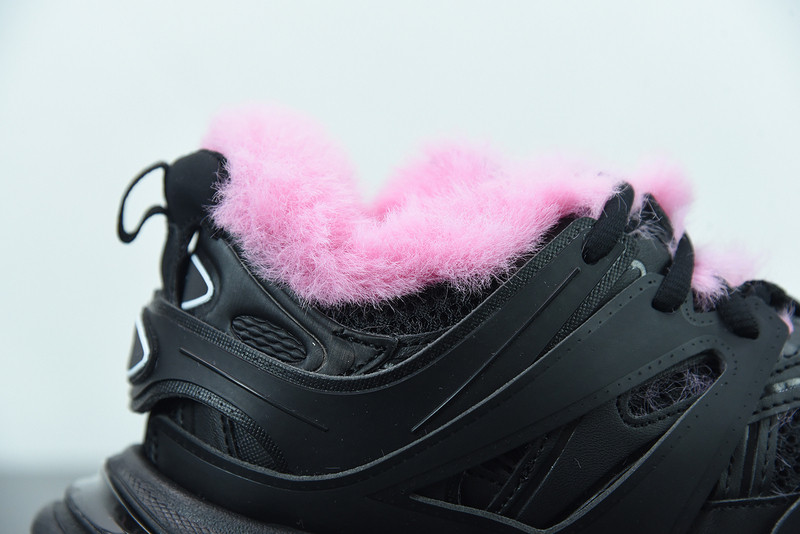 bc track sneaker